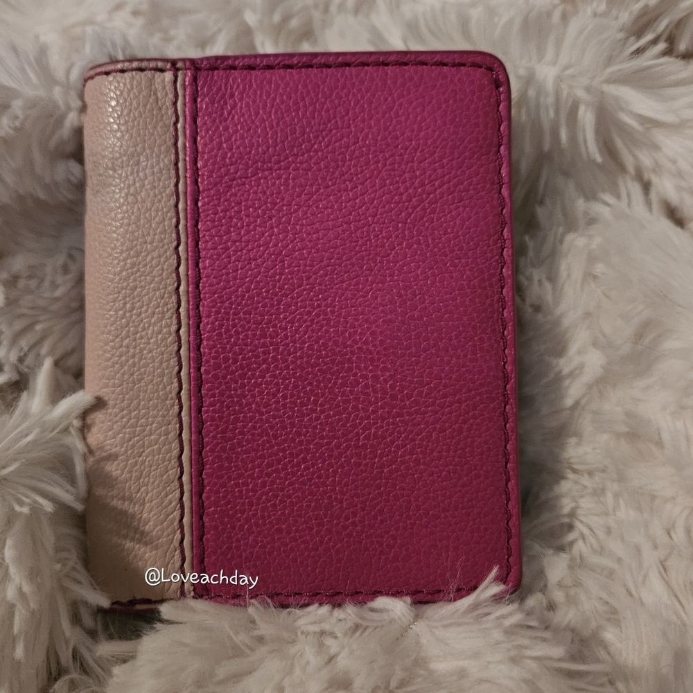 💗 Pink Fossil Leather Wallet